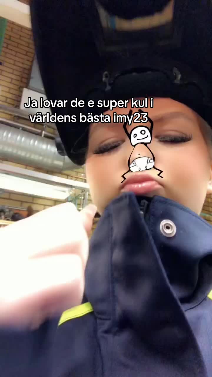 @Nina Brömster🤍🦦