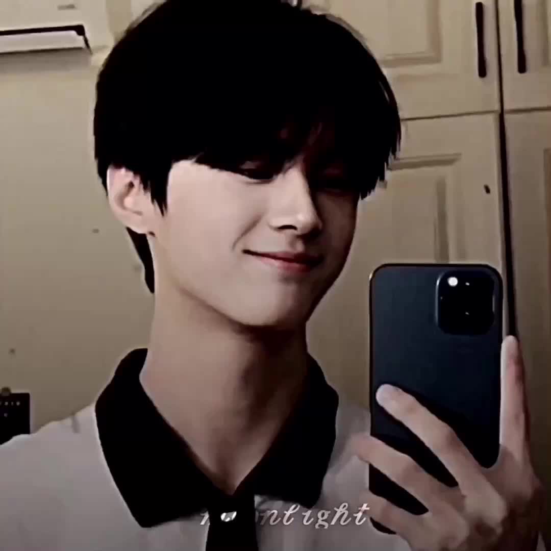 @𝓂𝑜𝑜𝓃𝓁𝒾𝑔𝒽𝓉