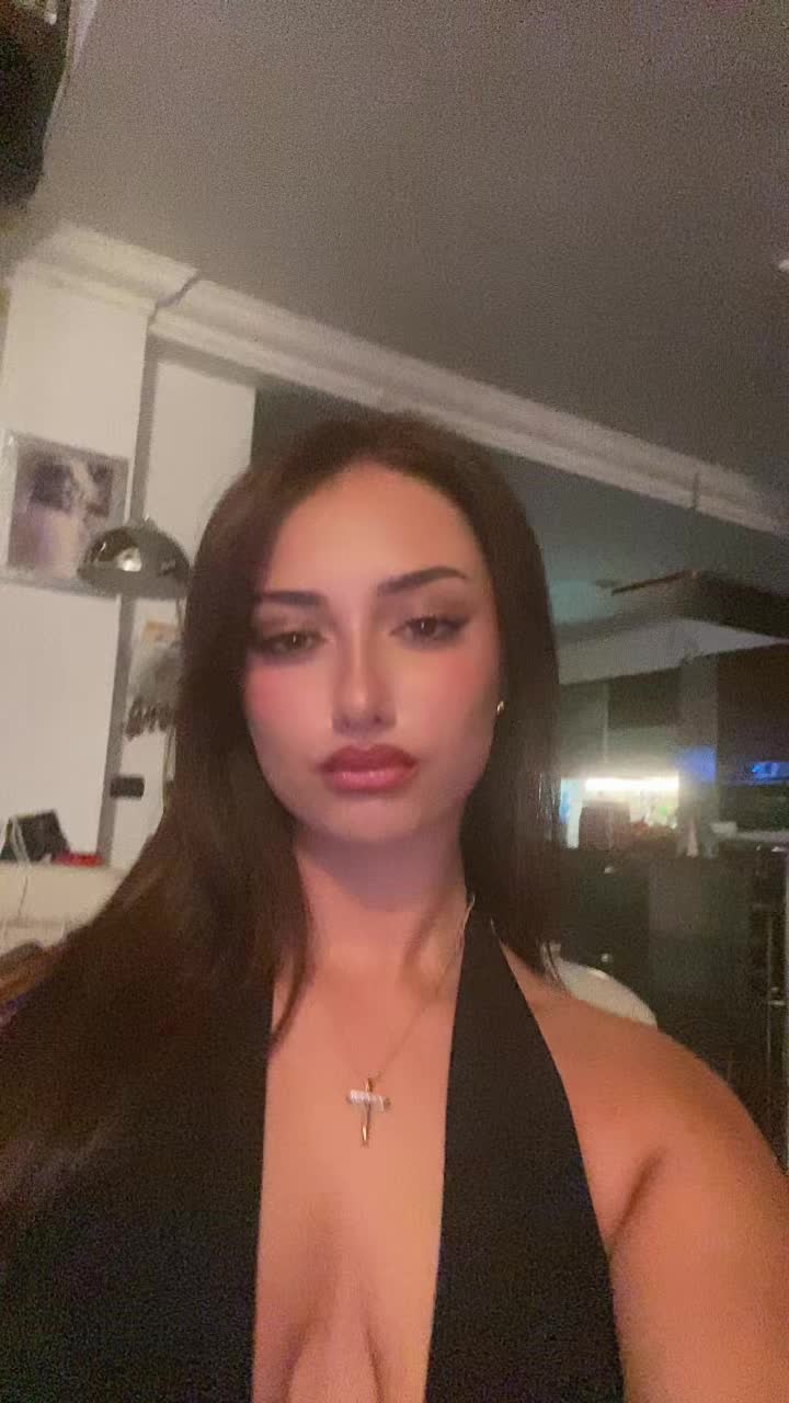 @elisabellucci_