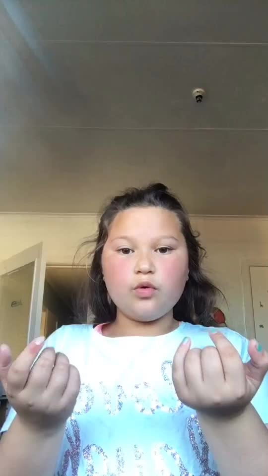 @MANIXZYO/little sis