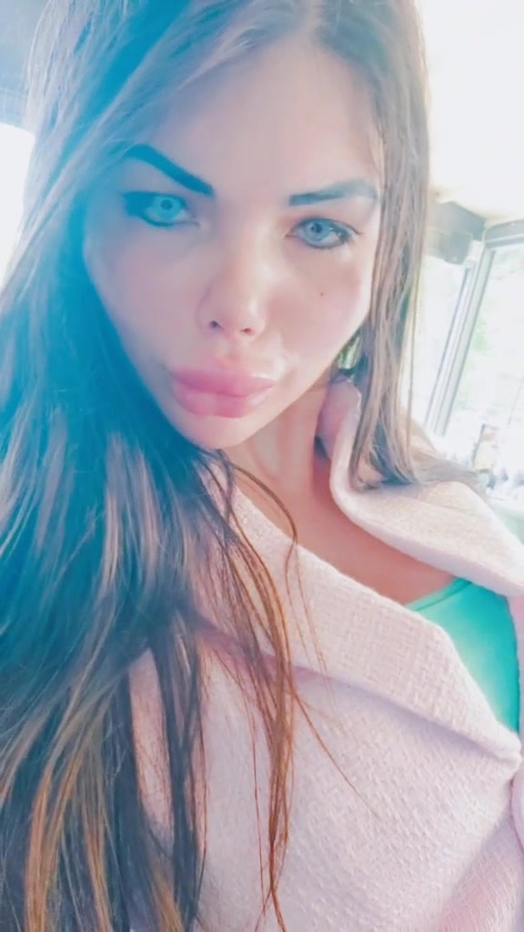 @m_exclusivelyunique