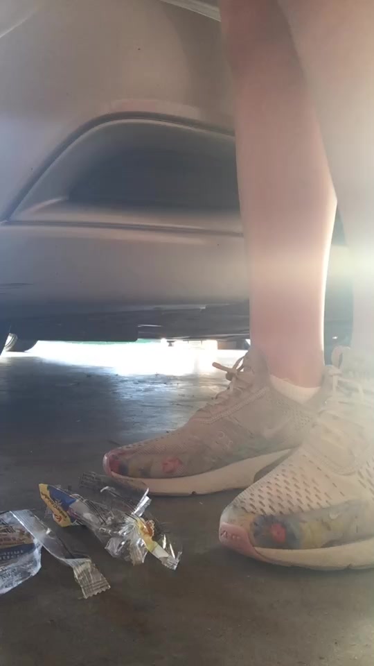 @Feet crushing 💕