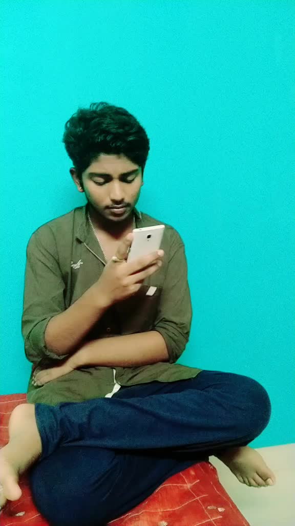 @DON'T*DISTURB*ME🤫