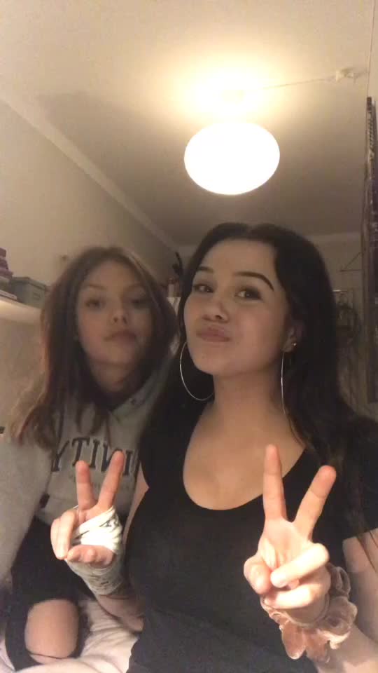 @Heta chicks häre