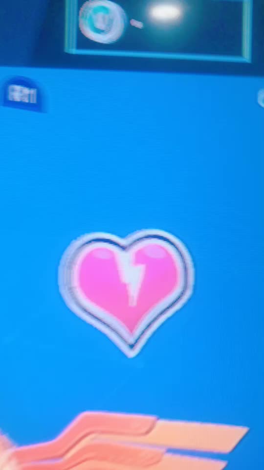 @على قلب محد يحبني😣