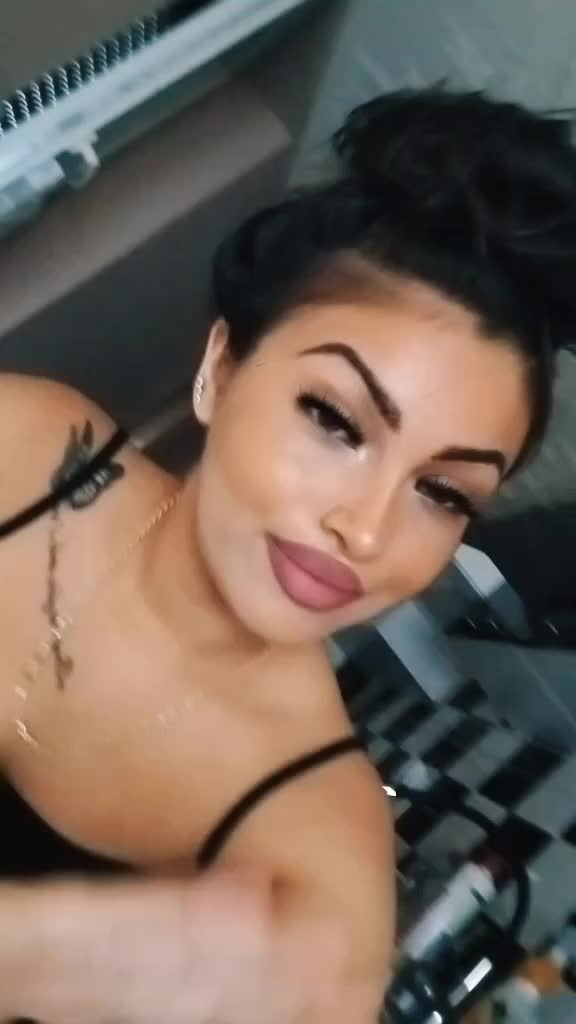 @V.Vikt&oacute;ria💋