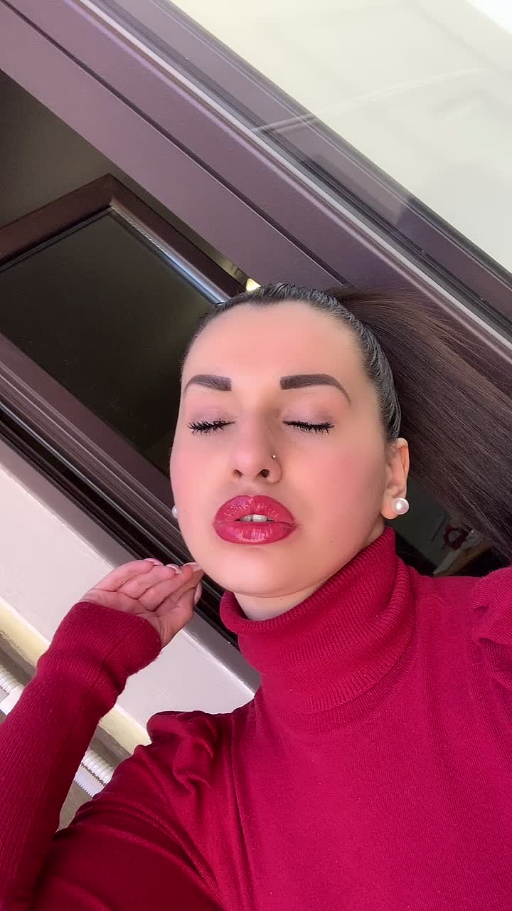 @𝓢𝓱𝓪𝓻𝓸𝓷👸🏻