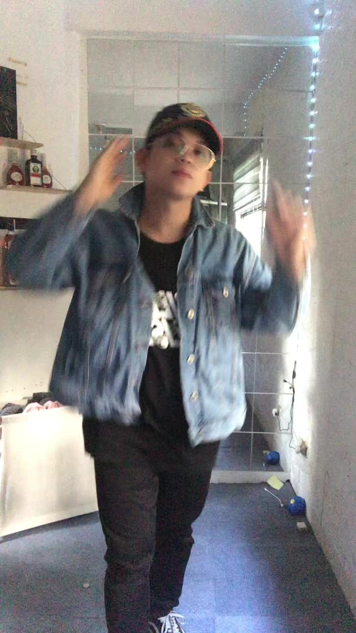 @BADBUNNY