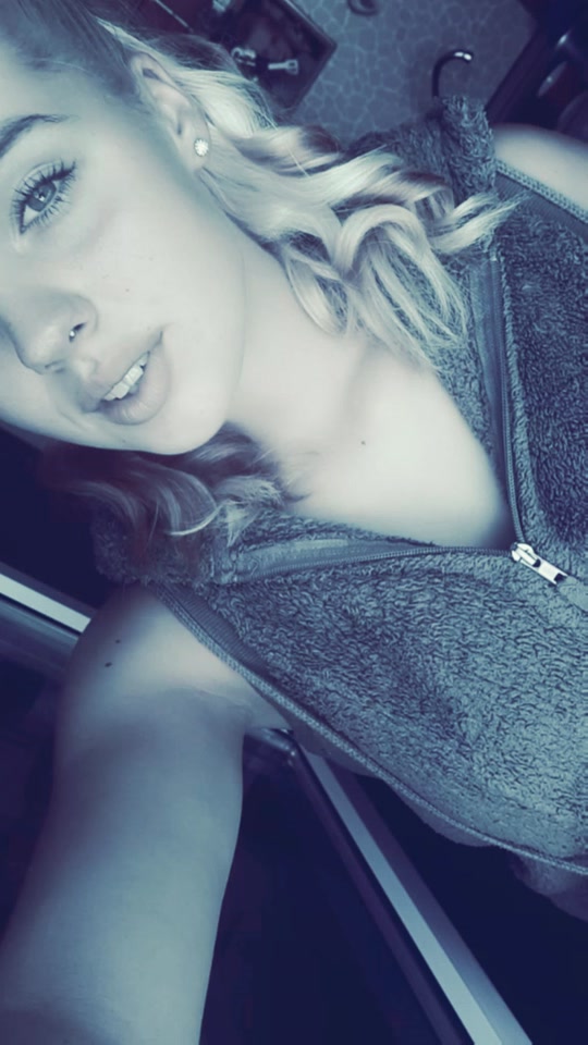 @Mandyxxxbasti