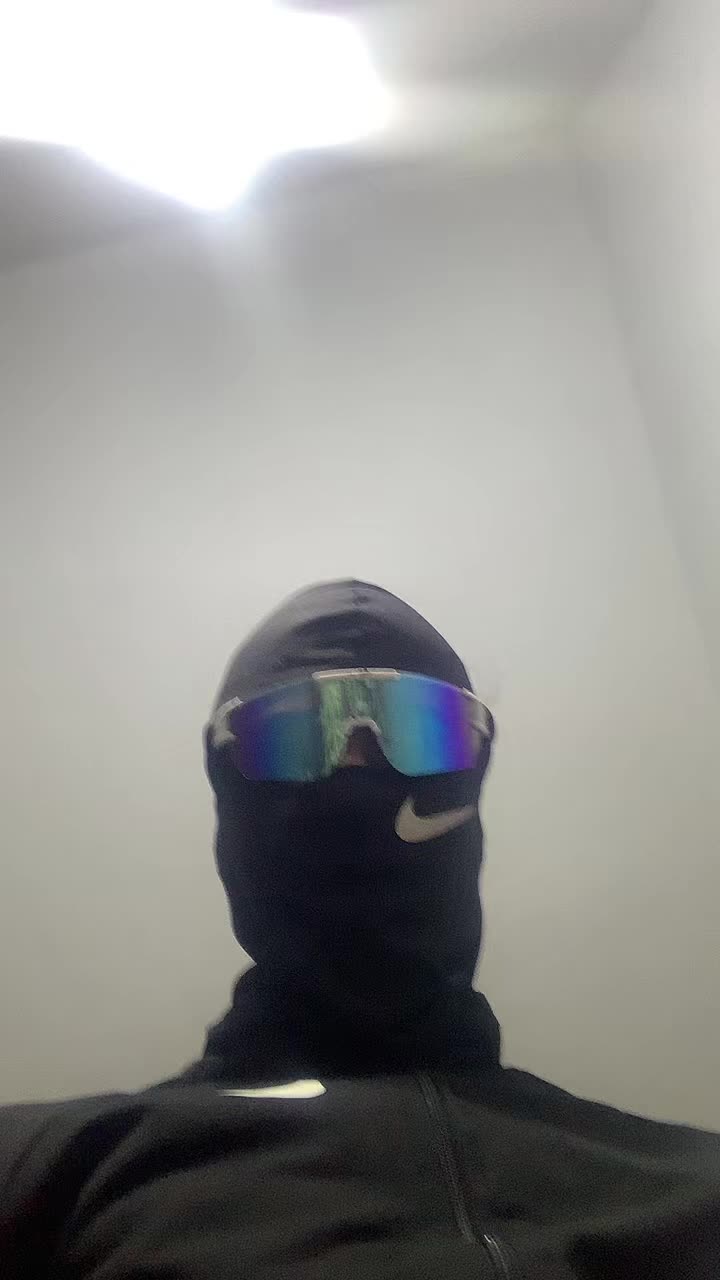 @Adamoox