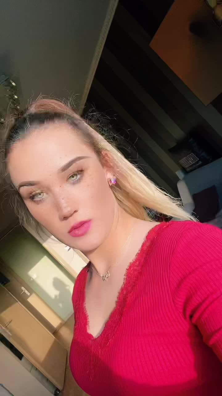 @Каролина.🖤