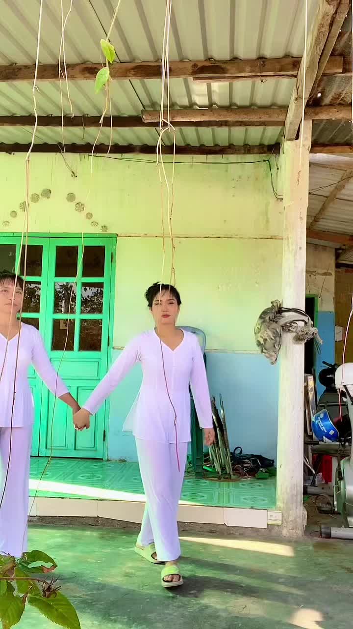 @HOÀNG TỶ