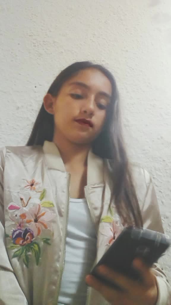 @sophie valiente😘