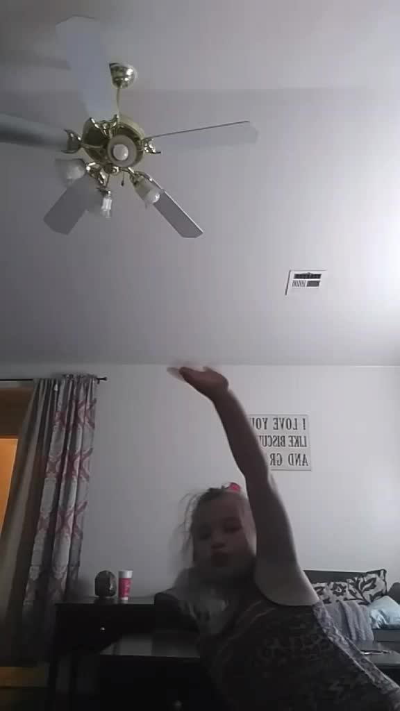 @famouselexi