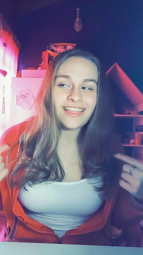@Cammi🌙️