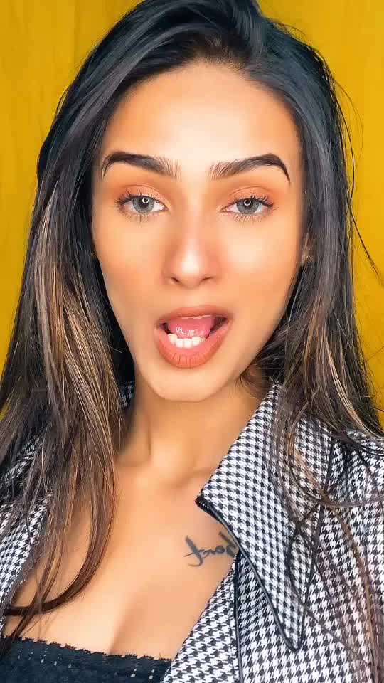 @SHAMBHAVI🌻