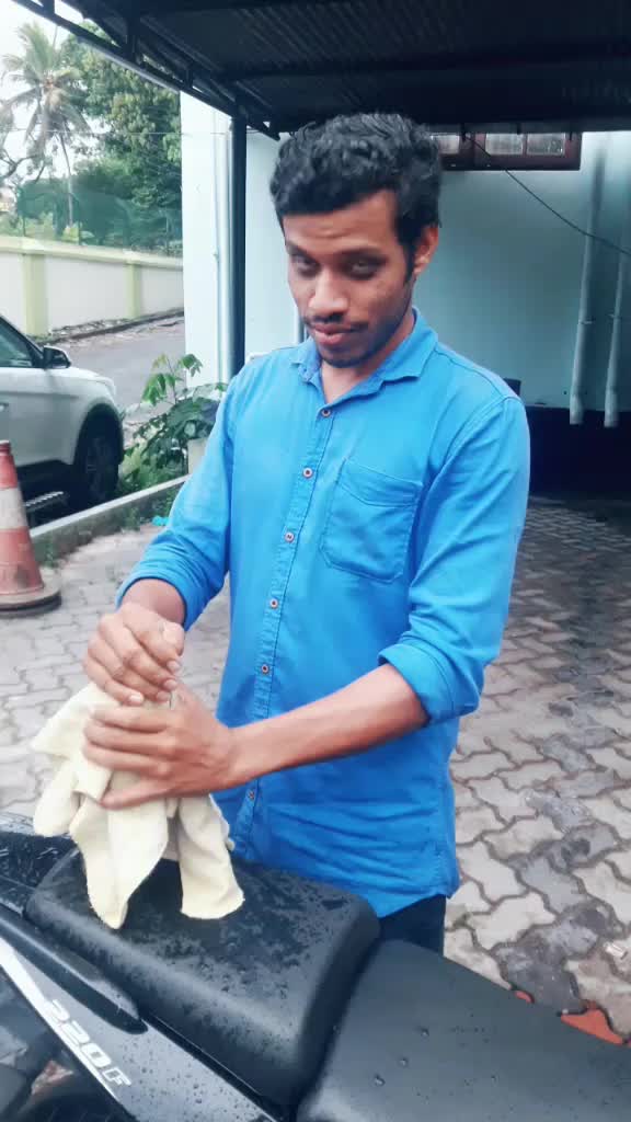 @സഖാവ് രാഹുൽ ഗോപിനാഥൻ