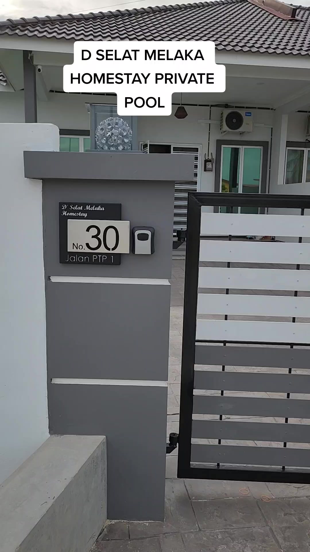 @homestaymelakaprivatepool