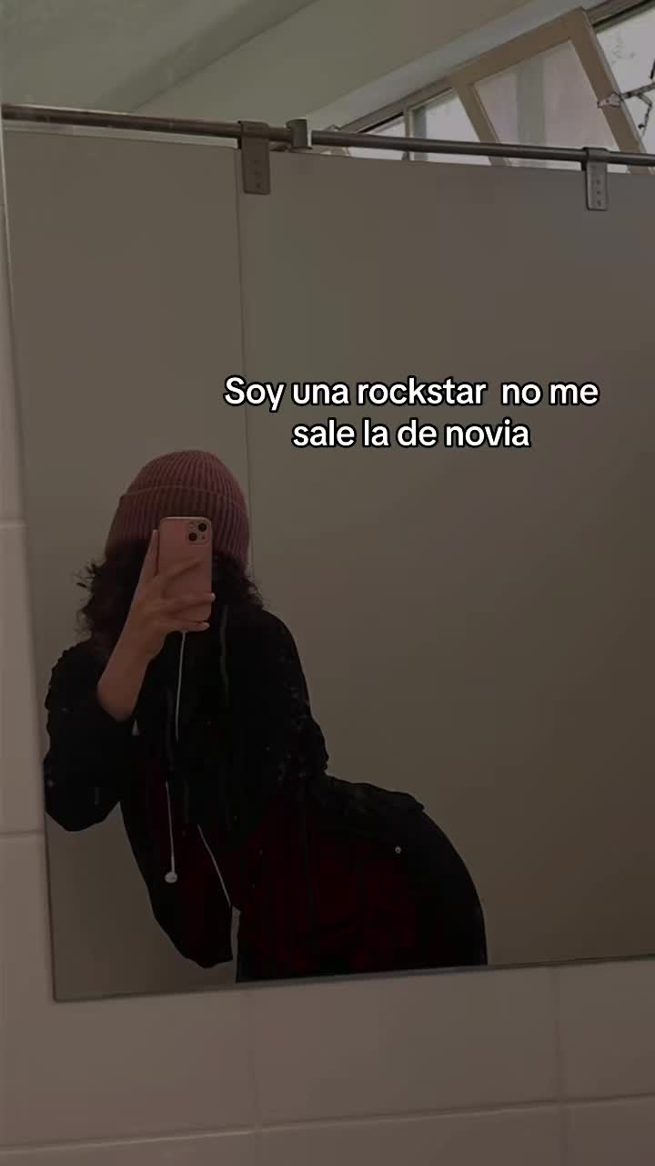 @𝕸𝖆𝖗𝖙𝖎𝖓𝖆🌙💐