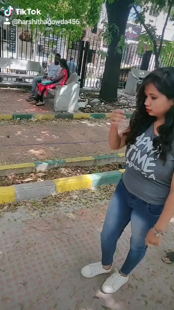 @Niveditha chinnu