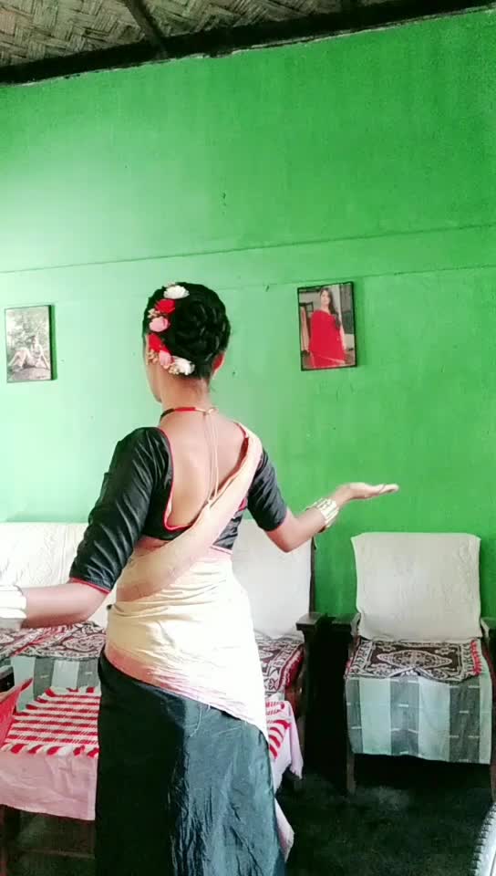 @đ¸EshaBarshađ¸