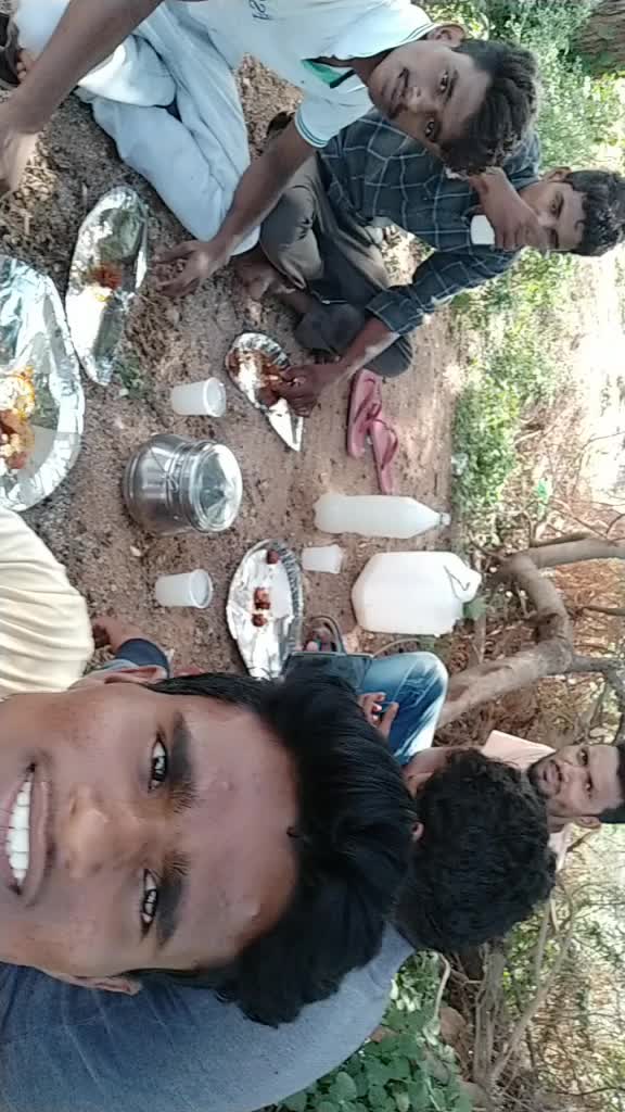 @Ravi Roxx