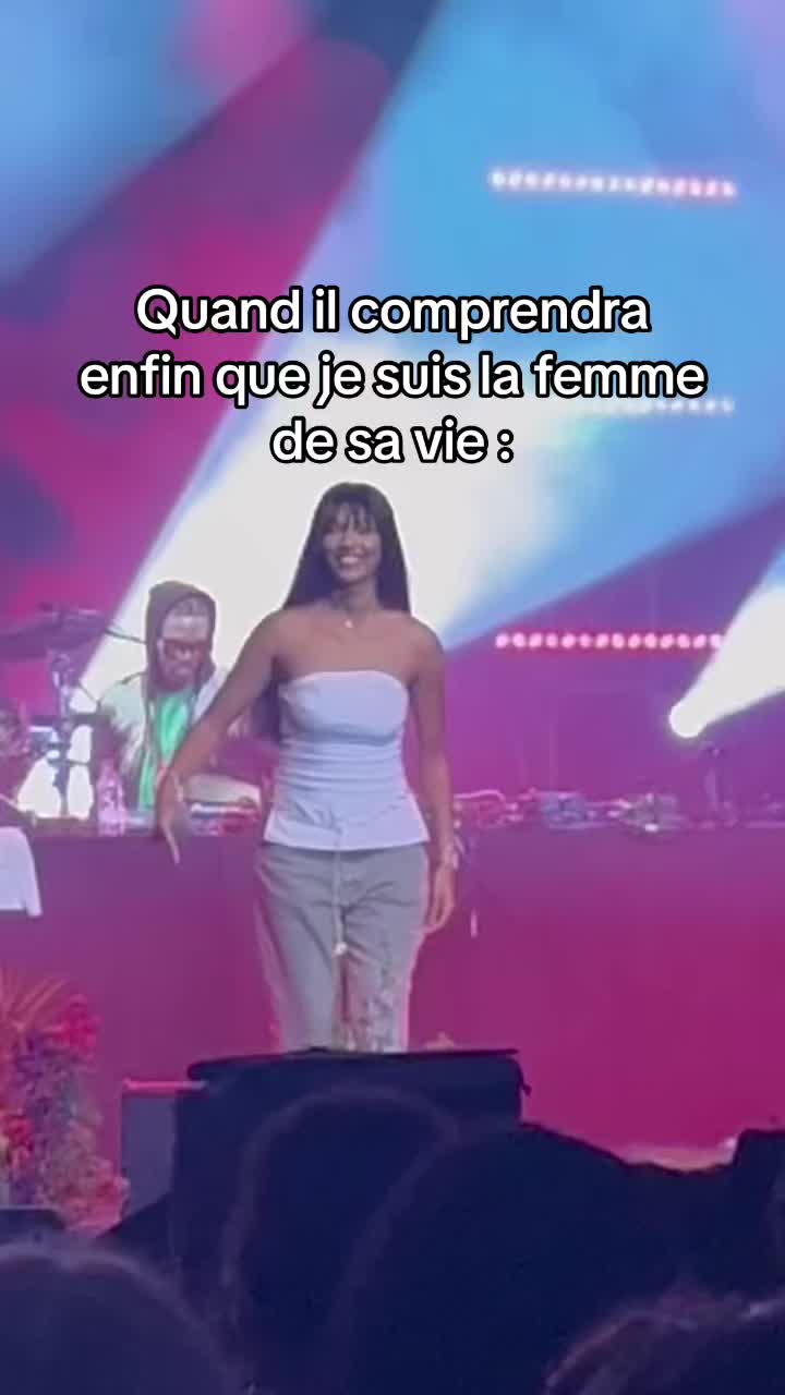 @Love_Ronisia_ᥫ᭡