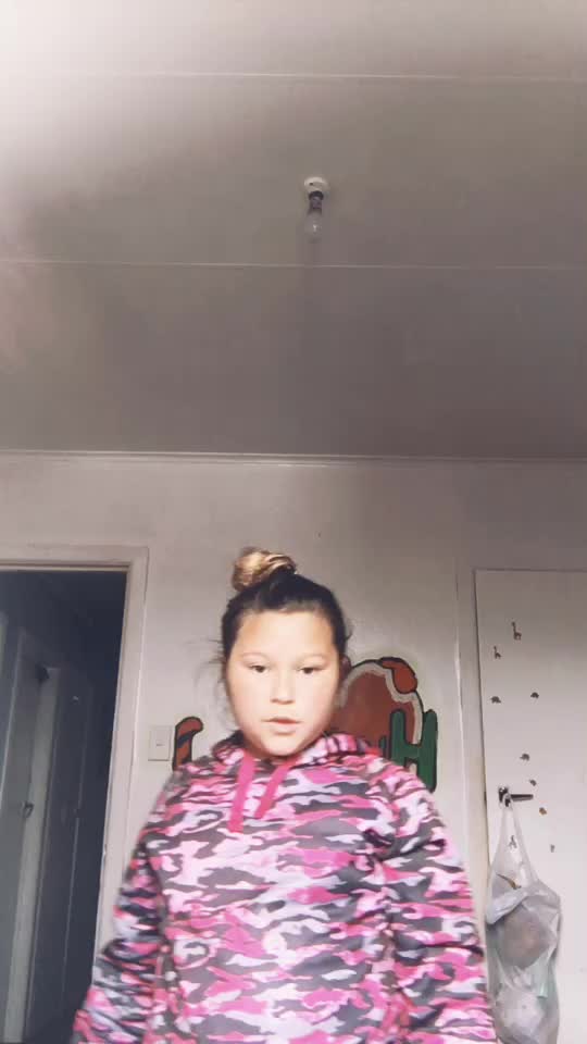 @MANIXZYO/little sis