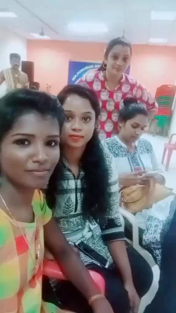@Kaviya kutty