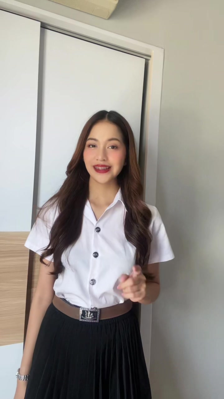 @。◕‿◕。