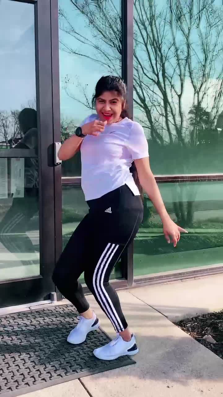 @🫰🏻✨