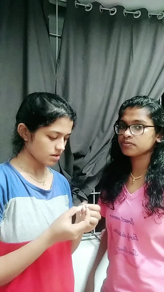 @Mahii👑