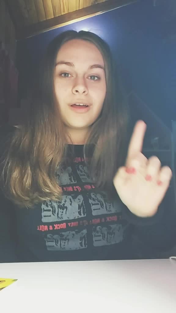 @Cammi🌙️