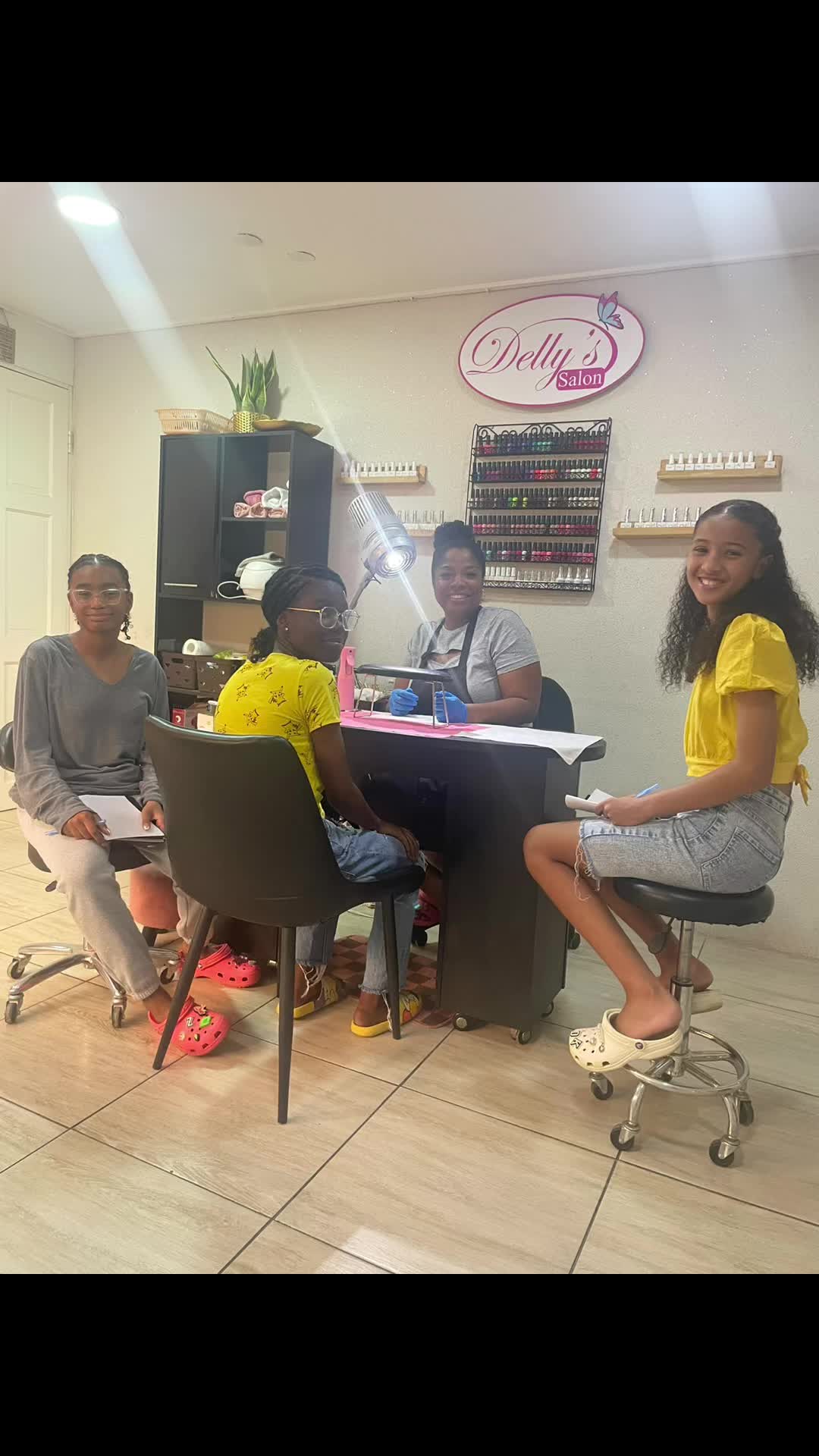 @delly_salon