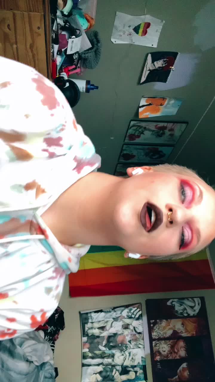 @LGBiTches