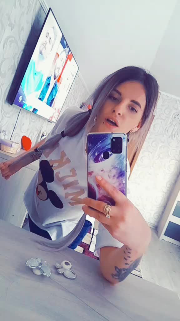 @Denisa den