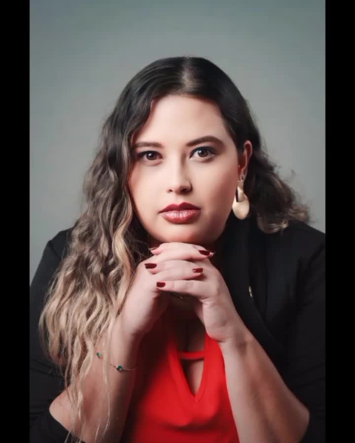 @Thaís Felício