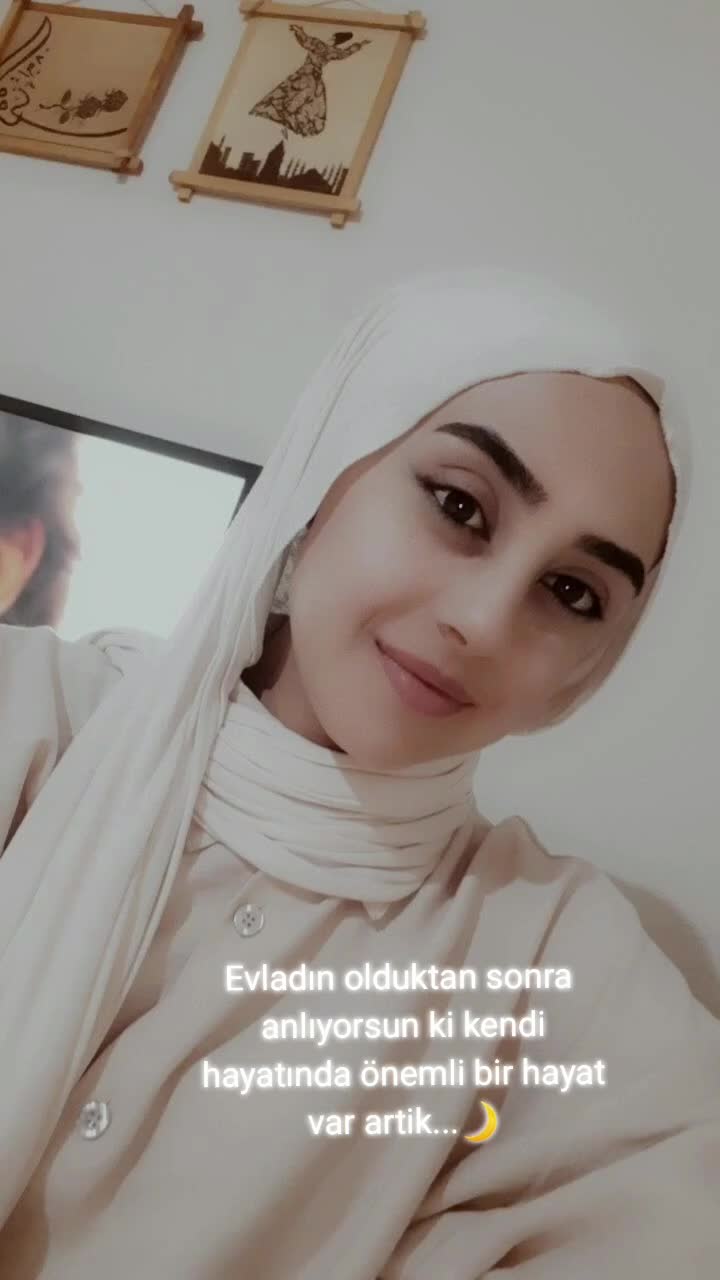 @Zeyno_04