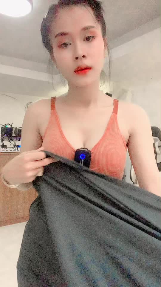@ផេកFB:បោះដុំគ្រឿងក្រអូបដីហ៊ុយ