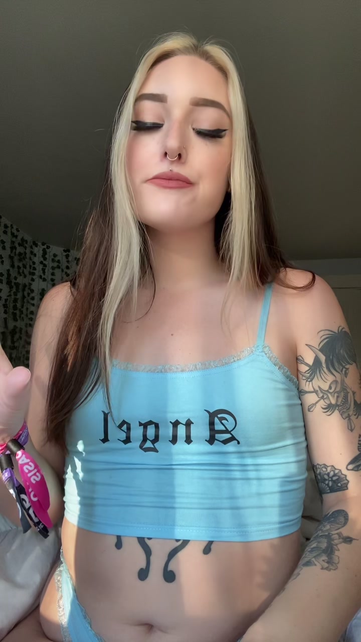 @laurelhoneyyy