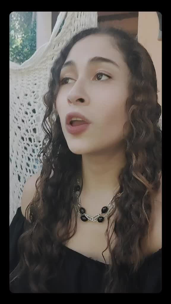 @Mariana España
