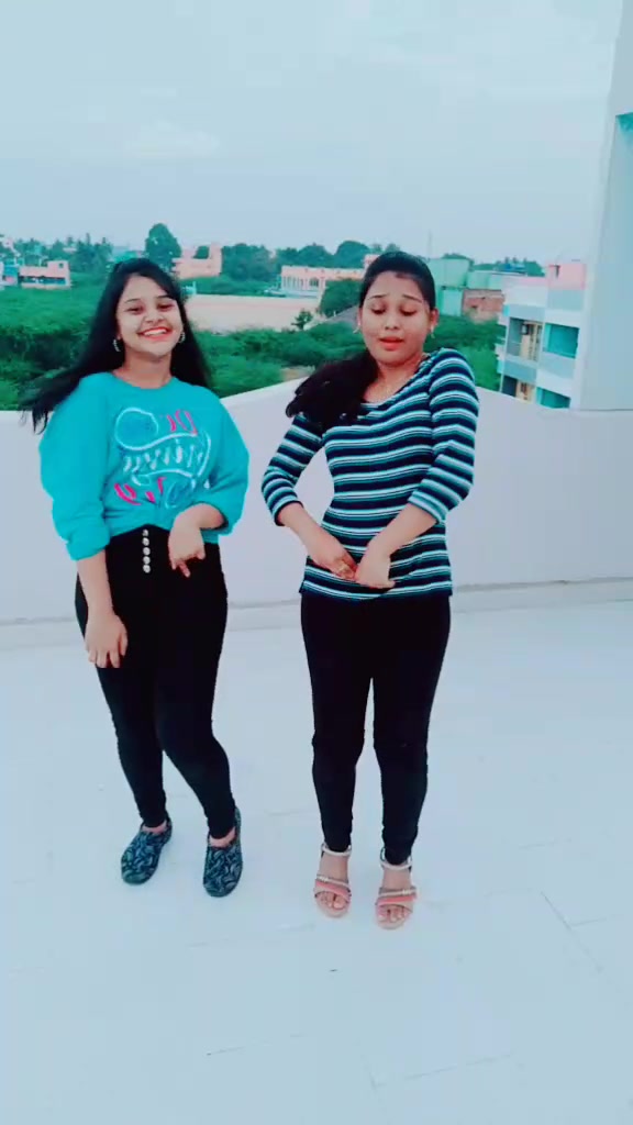 @👭 Preethi💖Pavi👭