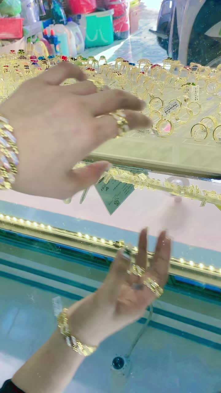 @Bốn Luyện Jewelry