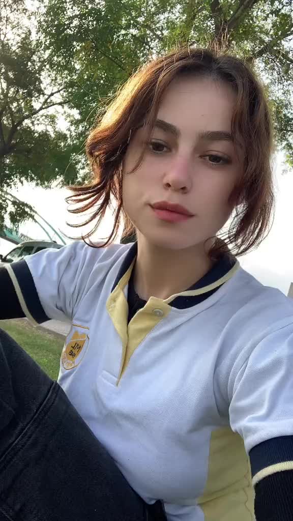 @bėāūţy_ ğ&igrave;řĺ 12