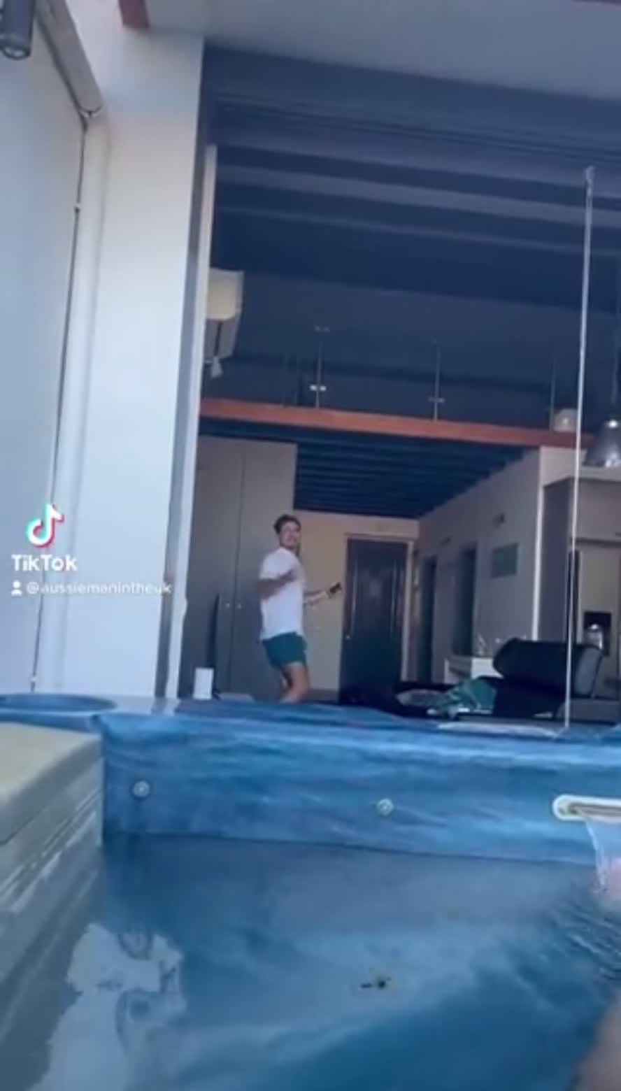 @AussieManAdventures