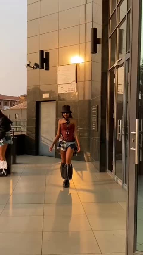 @Lolly_The Hipster0894