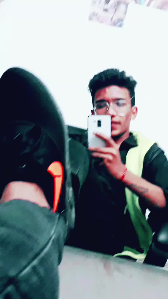 @😘