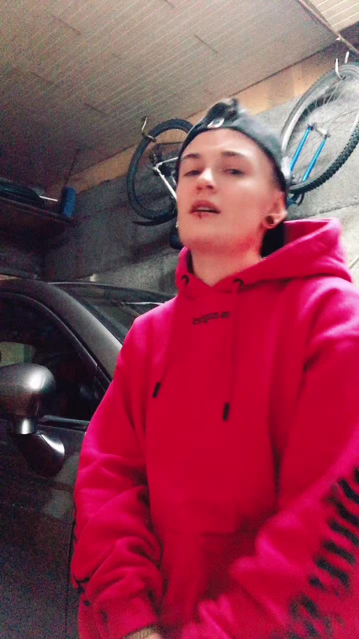 @ArtMuz🏳️🌈