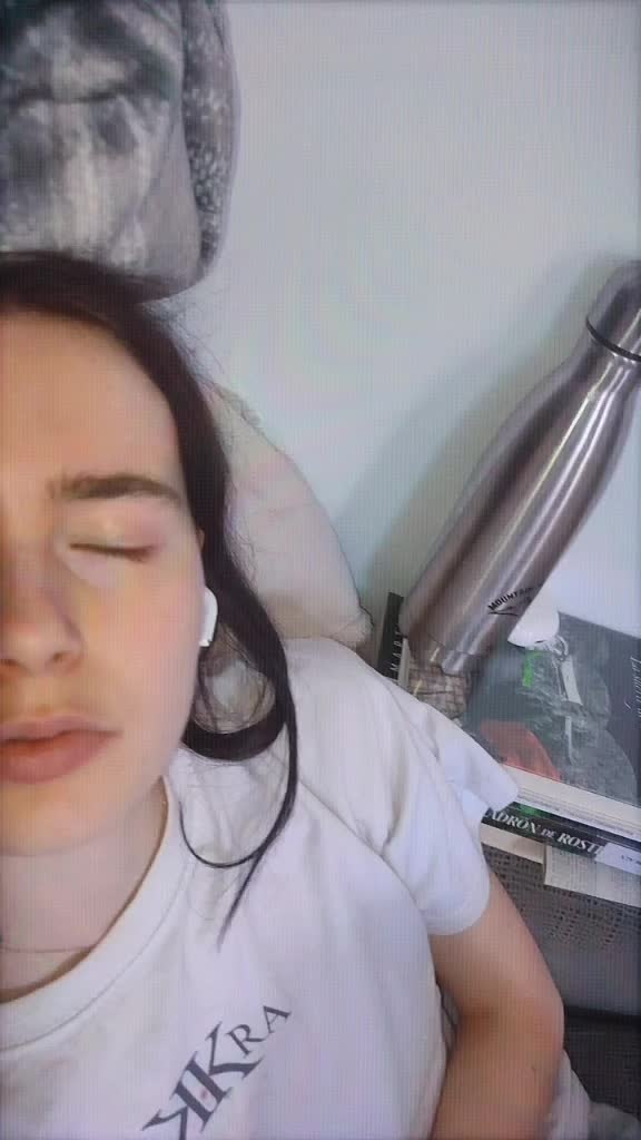 @aneeee:,-)