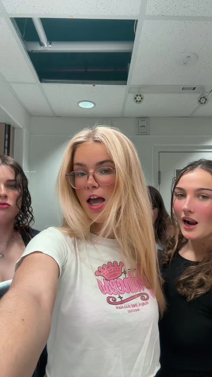 @Liv🦕